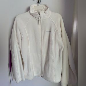 Columbia fleece-off white